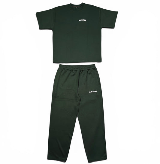 Tracksuit-jogger pant and T-shirt