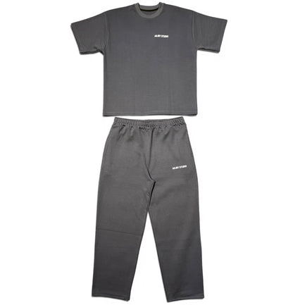Tracksuit-jogger pant and T-shirt